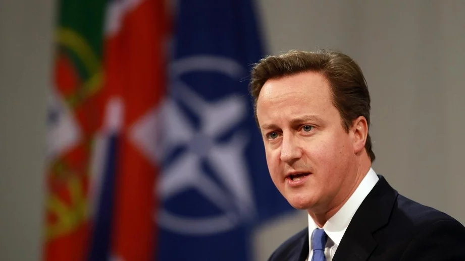 Камерън призна, че се е възползвал от офшорката на баща си