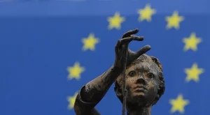 2013/10/10/0415664001381406930