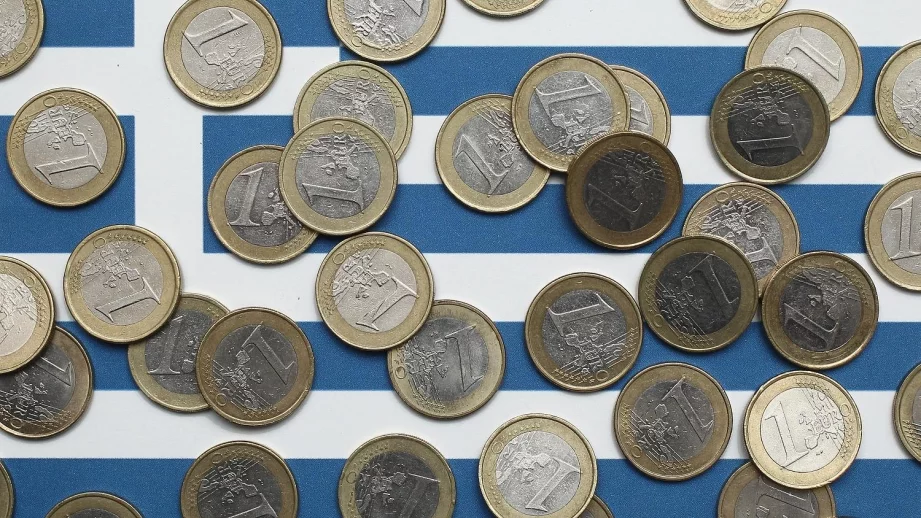 Гръцката икономика е "на червено"