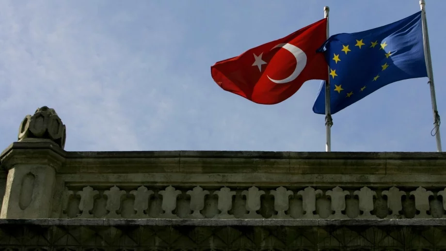 Какво прави Турция с милионите от ЕС?