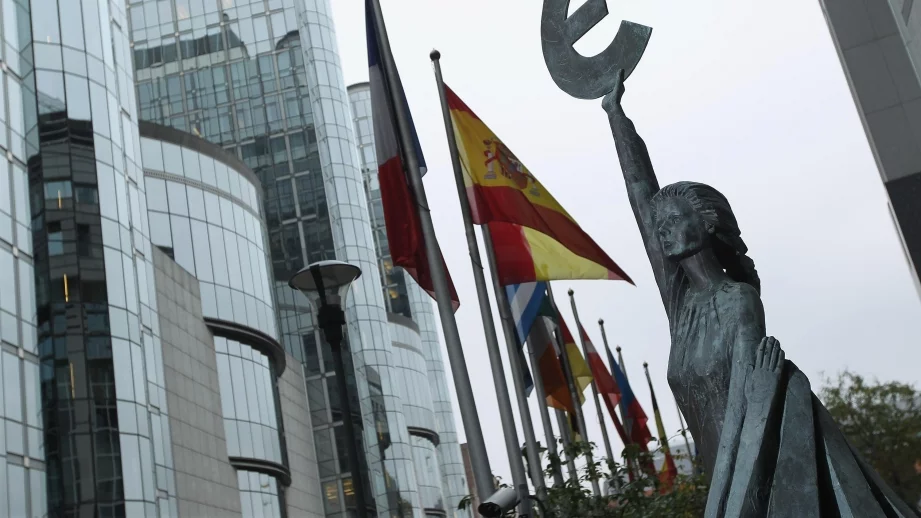 Бизнес активността в еврозоната се изкачи до 11-месечен връх