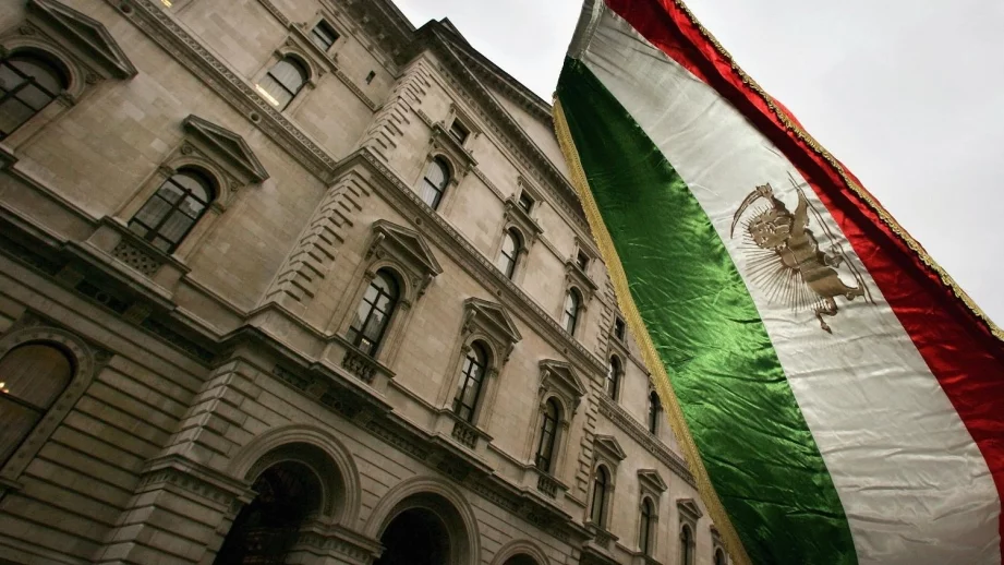 Френски компании ще трябва да се изтеглят от Иран заради американските санкции