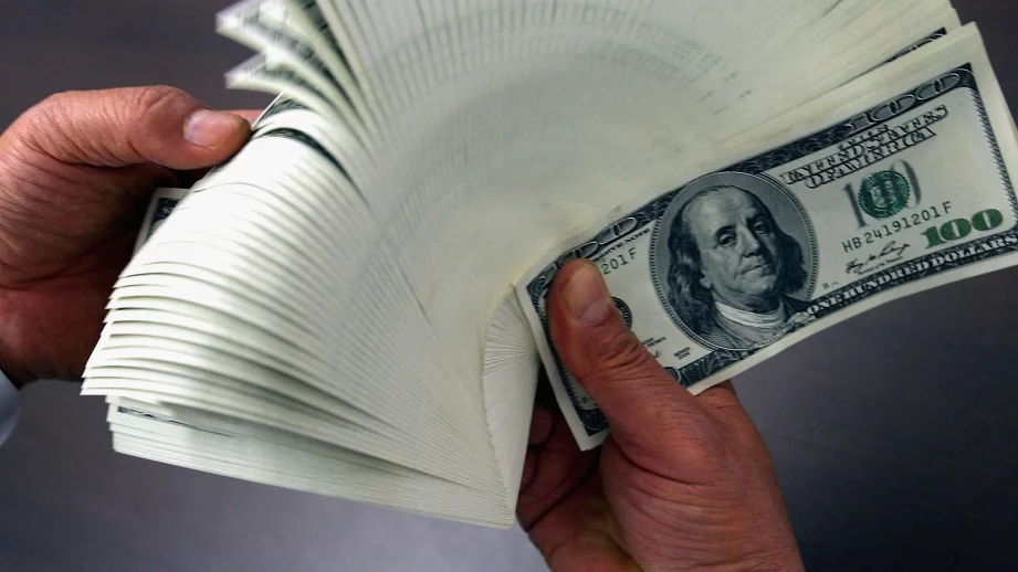 Неубедително представяне на долара