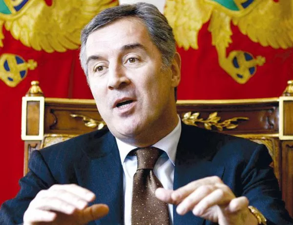 Джуканович се закле като президент на Черна гора, опозицията го бойкотира 