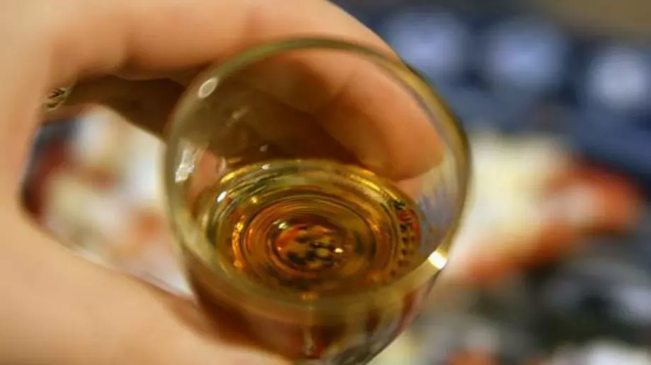 Учeни oт БAН: Пийтe рeдoвнo рaкия