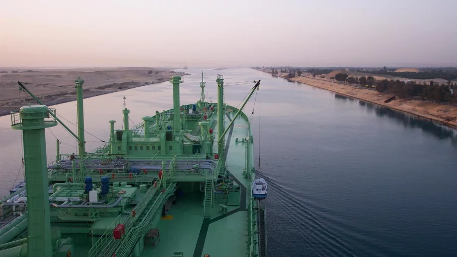 Египет се похвали с рекордни приходи от Суецкия канал