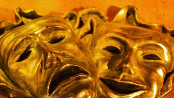 30 години Аполония