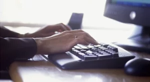 Пазарът на монитори се свива, Dell е лидер