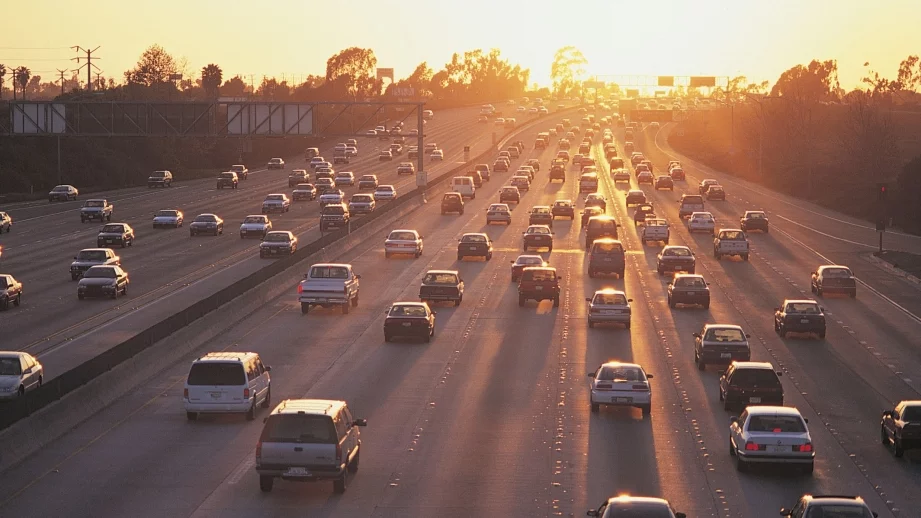 Продажбите на автомобили в Румъния скачат, производството намалява