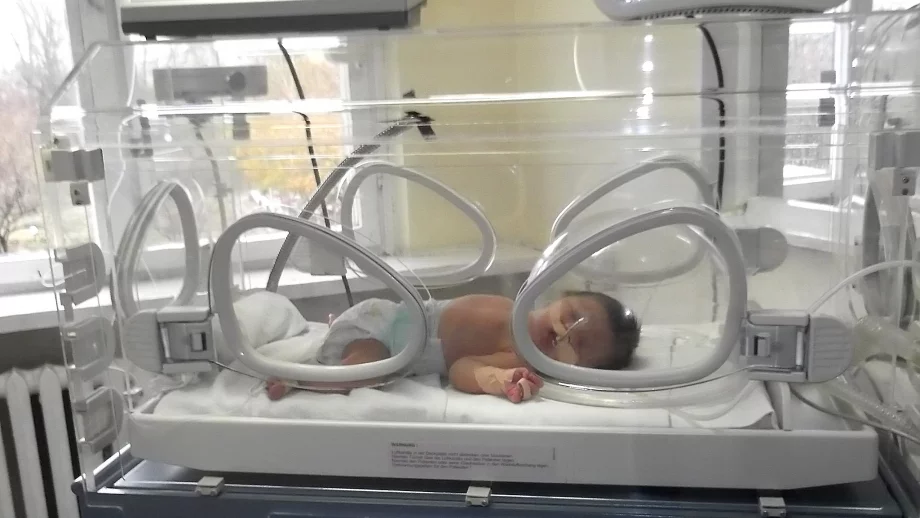 Близо половината бебета в България се раждат недоносени 