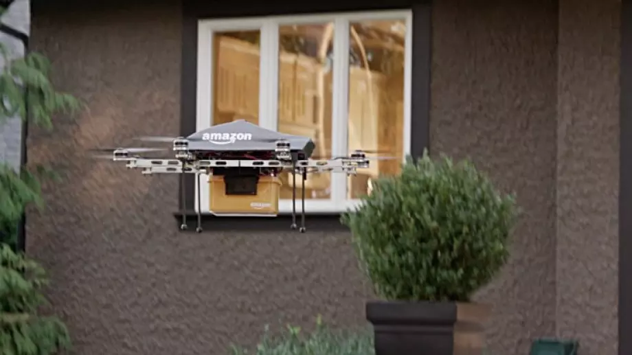 Amazon въвежда Prime Air - услуга за доставка на пратки с дрон 