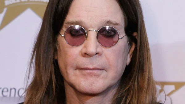 Озбърн се лекува от сексуална пристрастеност