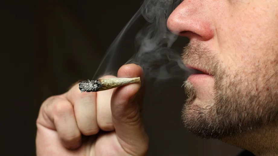 Във Вашингтон вече е легално да се пуши марихуана 