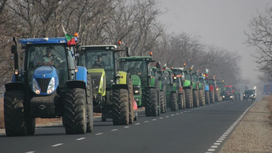 Зърнопроизводителите блокират бензиностанции