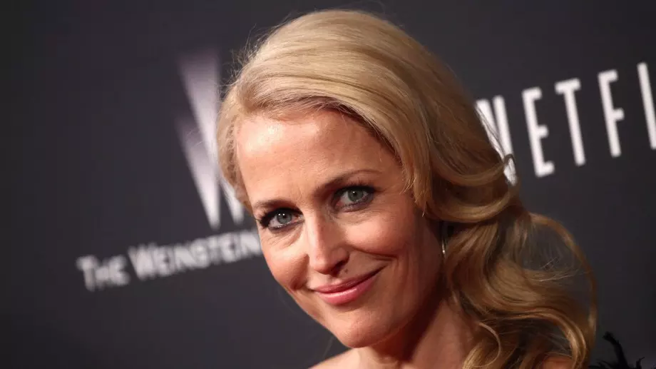  Джилиан Андерсън събира женски сексуални фантазии в книга (ВИДЕО)  