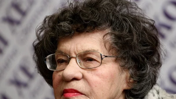 Стоянка Мутафова бе приета в болница, състоянието й е добро 