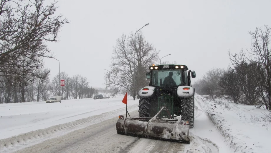 3000 снегорина ще чистят пътищата през зимата