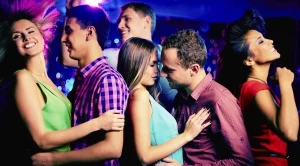 Данъчните нападат хотели и ресторанти преди 8-и декември