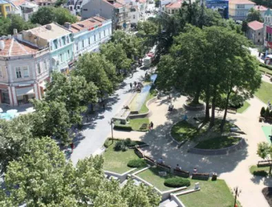 Бургас води Варна в читателска класация за най-добър град за живеене