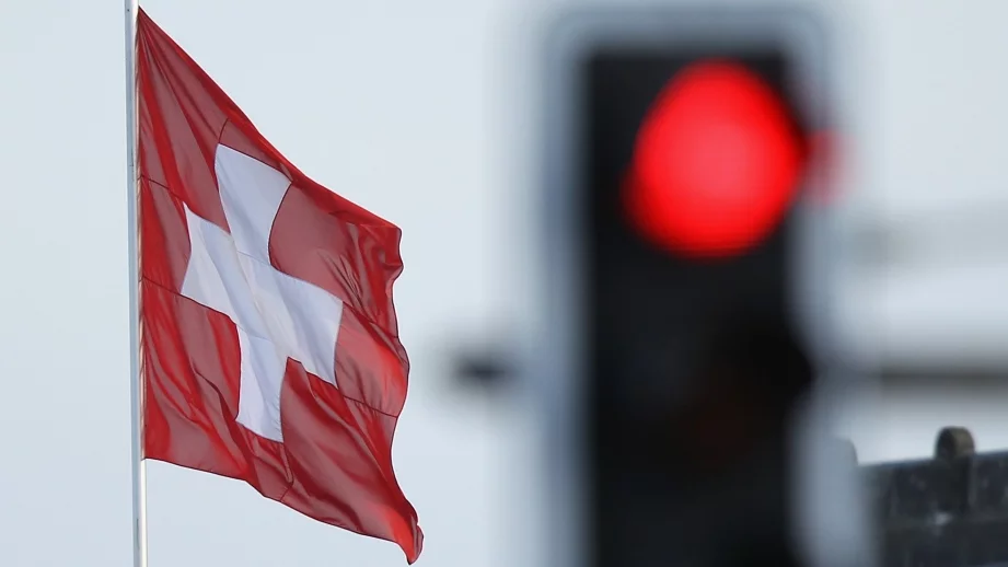 Швейцария премахва органиченията за български и румънски работници