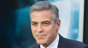 Джордж Клуни тормози съседите си