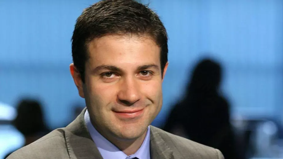 Нагли апаши разбиха дома на Венелин Петков