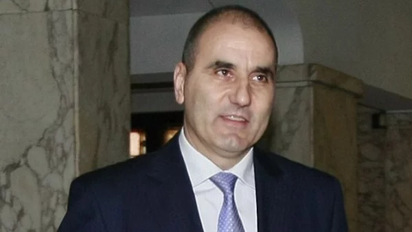 Вижте Цветан Цветанов на сватбата му преди 25 години (снимки)