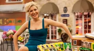 Вижте Гала по бански на 55 (СНИМКА + ВИДЕО)