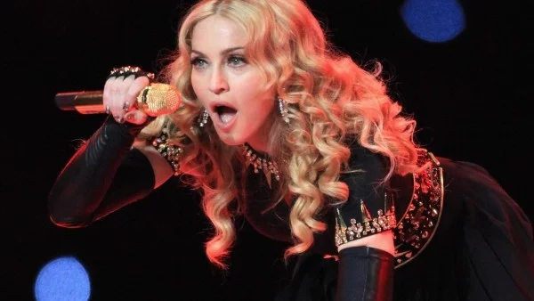 Мадона се заяжда с Гага в песен