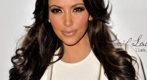 Ким Кардашиян страда от кожно заболяване