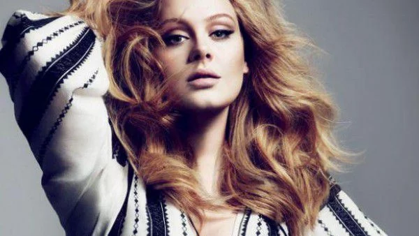 Адел купува имение  в  Малибу   