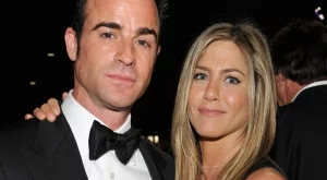 Анистън нае любовен консултант на годеника си