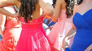 Оправдано ли е за абитуриентския бал да се харчат хиляди левове?