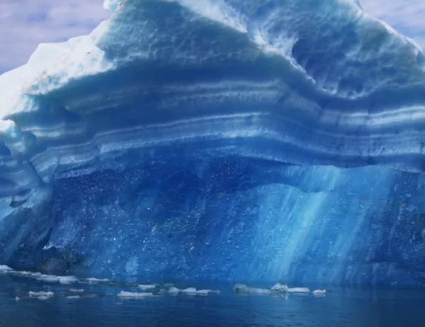 Учени регистрираха опасно топене на ледници в Антарктида