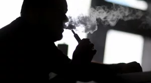 Електронните цигари са опасни за компютрите 