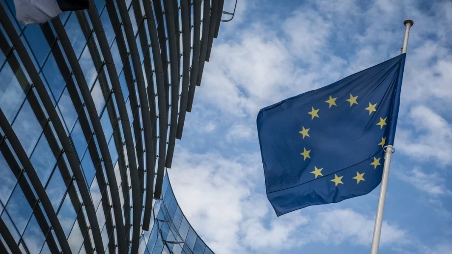 ЕК продължава да работи с "Газпром" по антимонополно споразумение