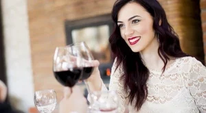 Феновете на червеното вино печелят повече