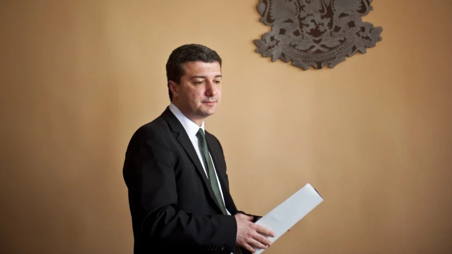 Стойнев: Кабинетът няма да продаде реактора от "Белене" в Иран 
