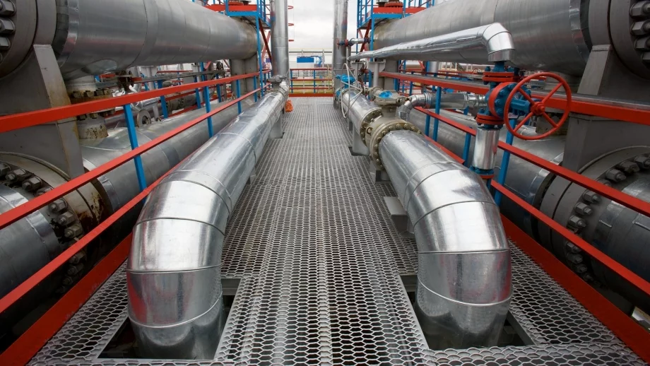 България реже наполовина руския газ, за да се спаси от санкции