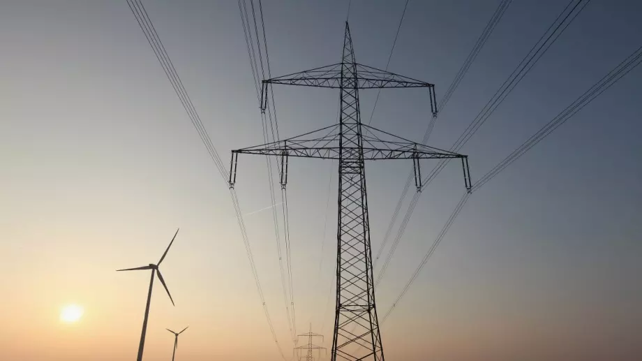 БЕХ: 1/3 от произведения ток отива в чужбина