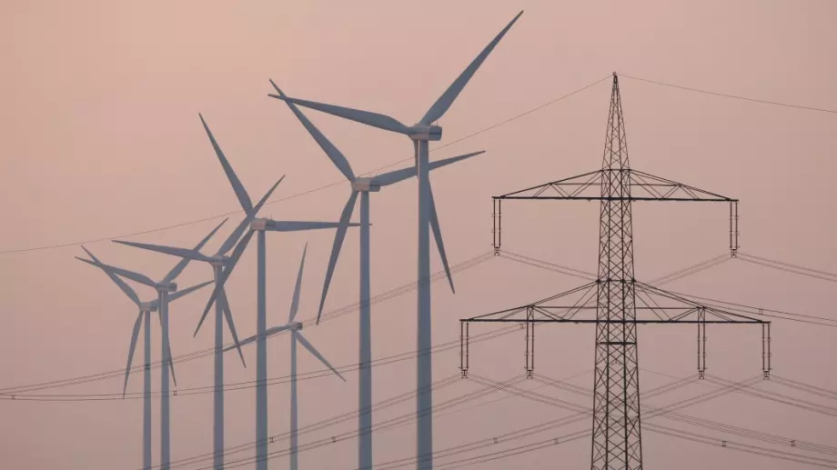 Разкриха колосална кражба на ток