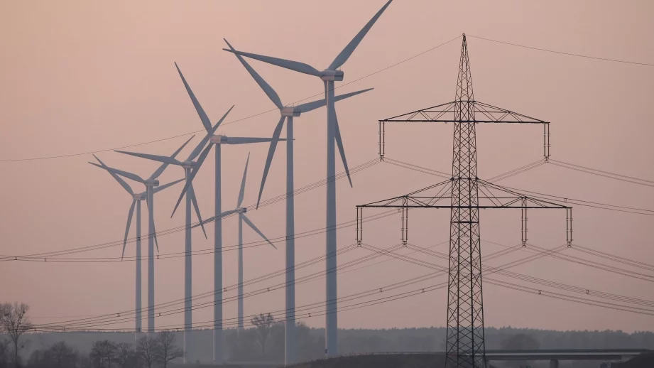 Възможно е до седмици да бъдат разтрогнати договорите с американските централи