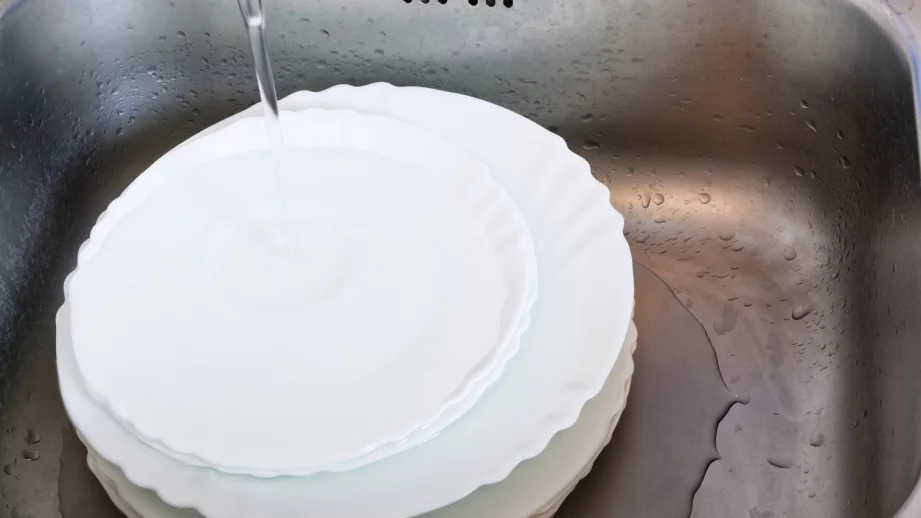 Водата за столичани поскъпва само с 1 стотинка на година, заяви Иванов