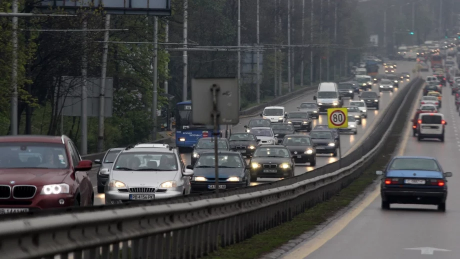 Продажбите на нови коли у нас растат с 12,2% през февруари 