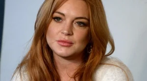 Линдзи Лоън учи Корана