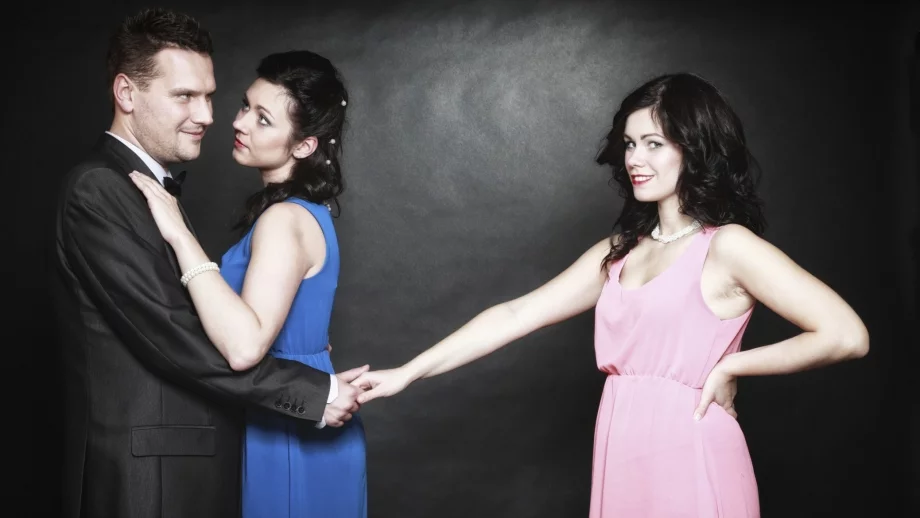 Мъжете, които са финансово зависими от жените си, изневеряват по-често