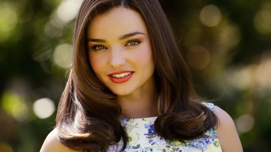 Миранда Кер излиза с най-младия милиардер - Еван Шпигел