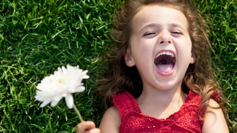 Виц за добро утро: Петгодишно дете пита баба си