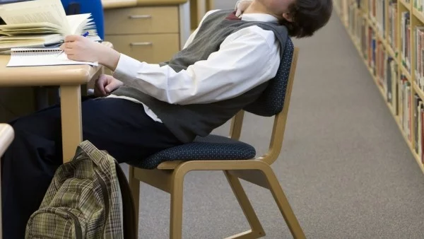 Когато на детето му е скучно в училище 