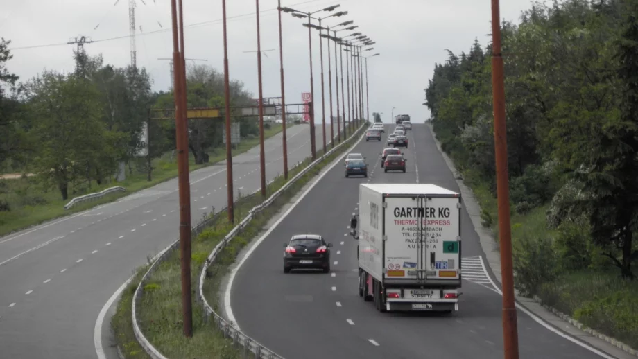 Шефът на АПИ: Няма да има затворени пътища по празниците 